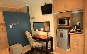 Avalon Guest Manor